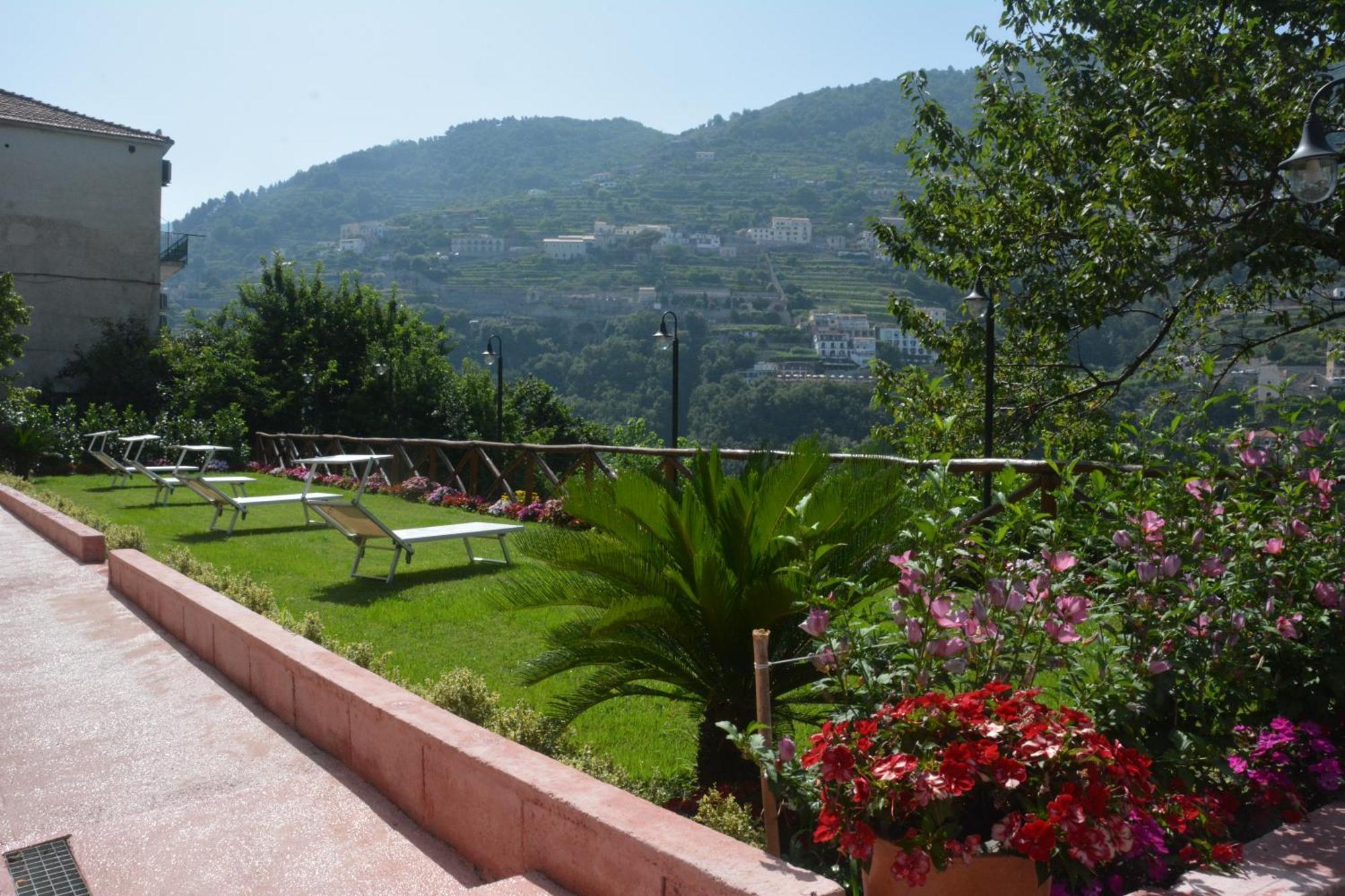 La Margherita Fiorita Ravello Bagian luar foto