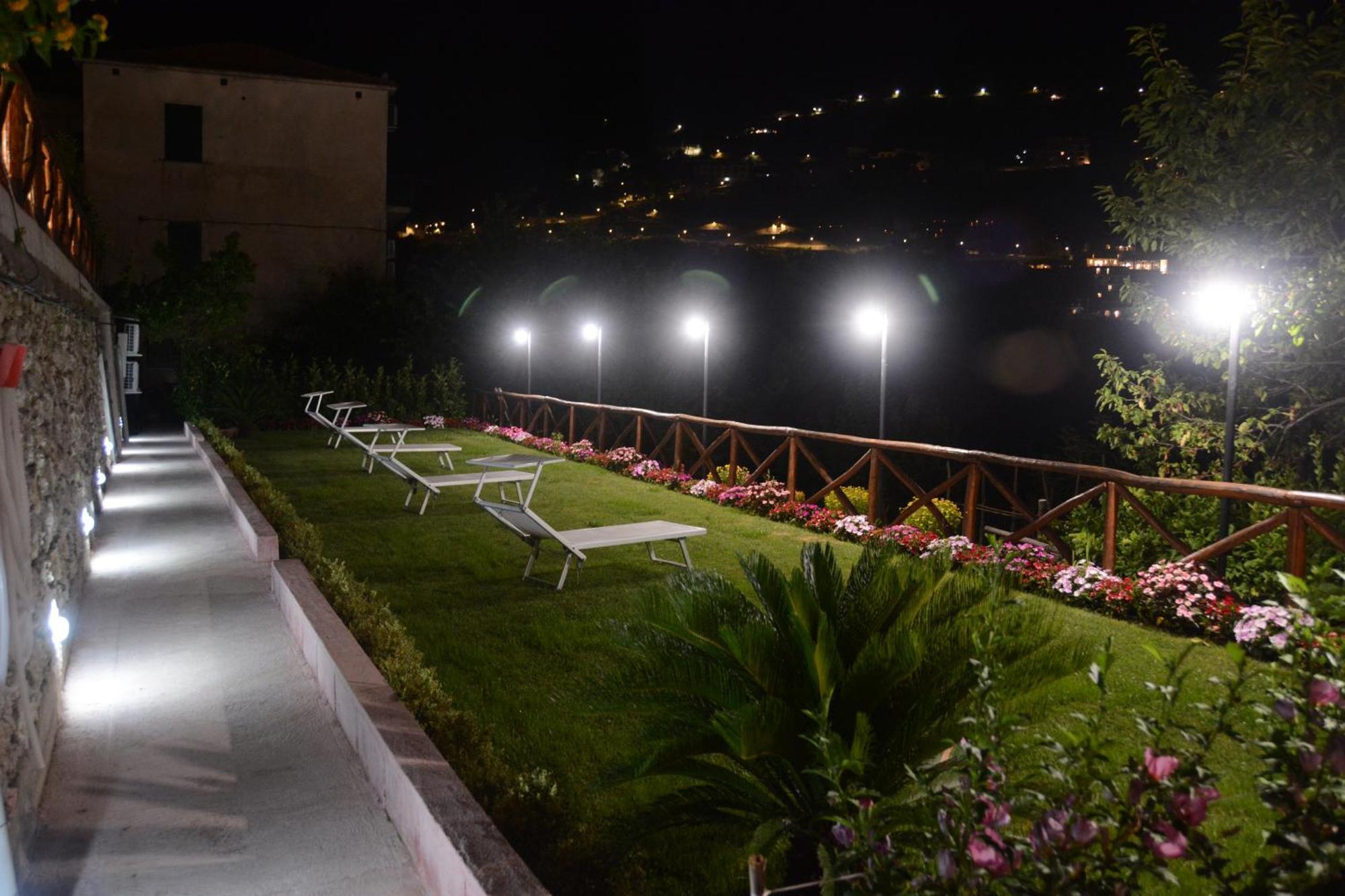 La Margherita Fiorita Ravello Bagian luar foto