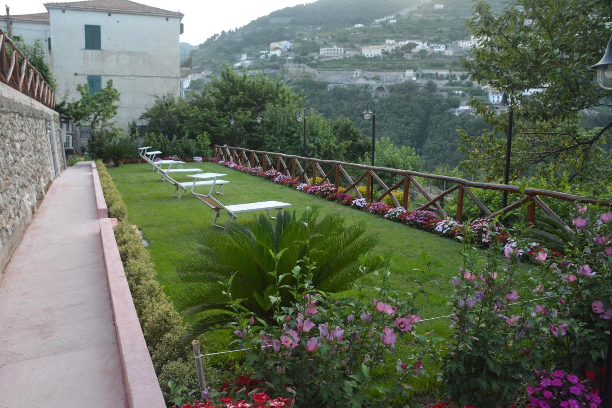 La Margherita Fiorita Ravello Bagian luar foto
